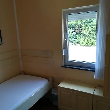 Gasthof Cinema House Single & Double & Pula