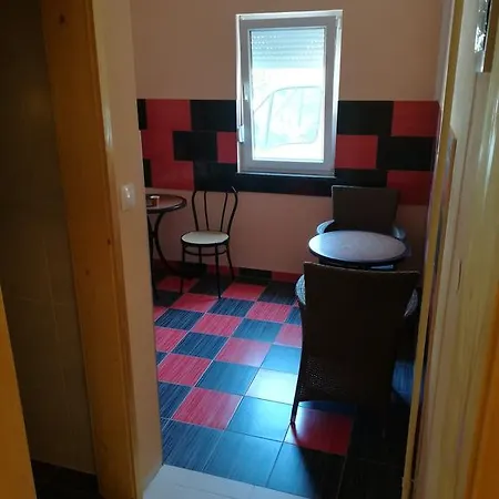 Gasthof Cinema House Single & Double & 2*