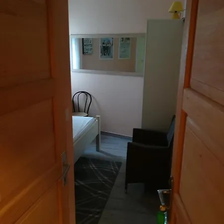 Affittacamere Cinema House Single & Double &