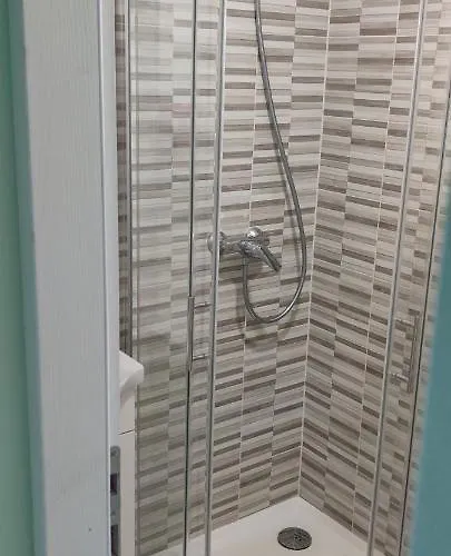 招待所 Cinema House Single & Double & 普拉