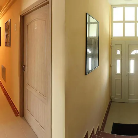 Pensionat Cinema House Single & Double & 2*