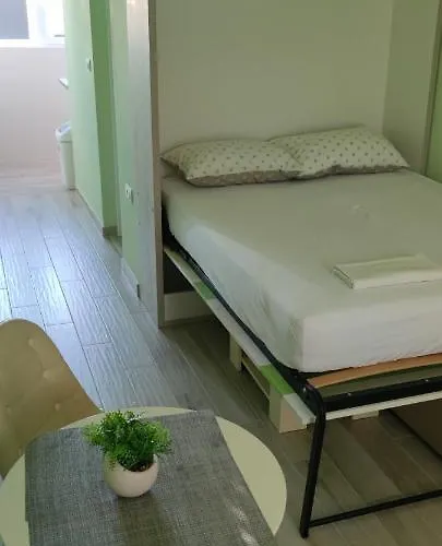 Cinema House Single & Double & Guest house 2*