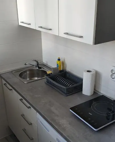 Cinema House Single & Double & Гостевой дом Пула