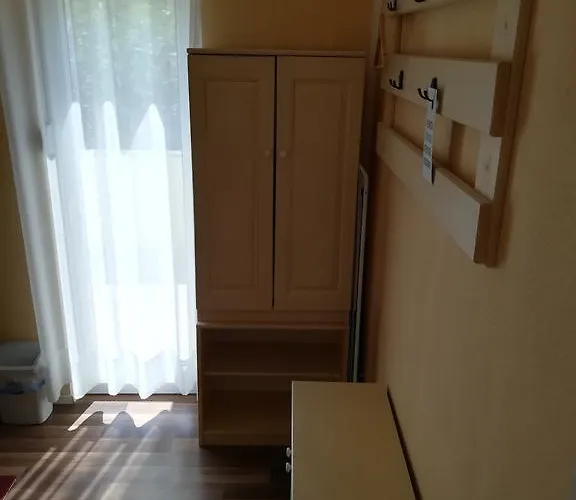 Cinema House Single & Double & Guest house Pula