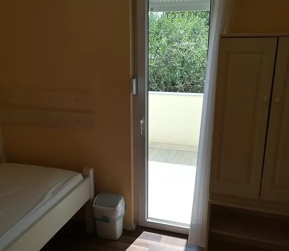 Гостевой дом Cinema House Single & Double &