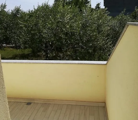 Cinema House Single & Double & Пула