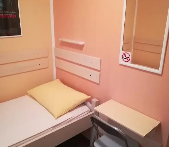 Гостевой дом Cinema House Single & Double &