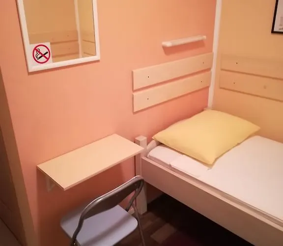 Guest house Cinema House Single & Double & Pula