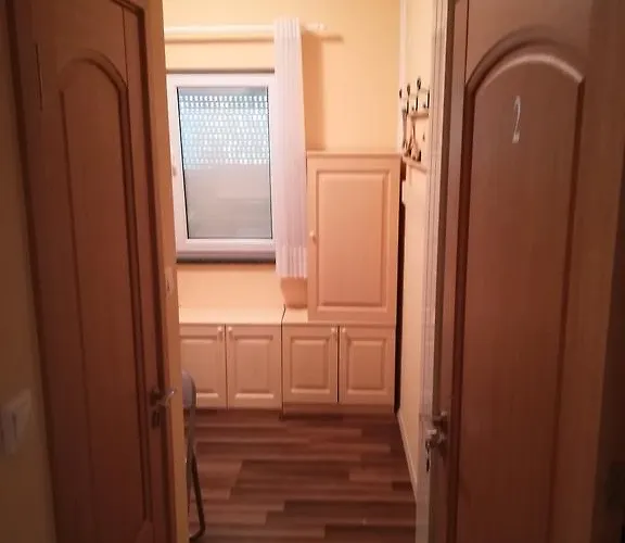 Cinema House Single & Double & Пула