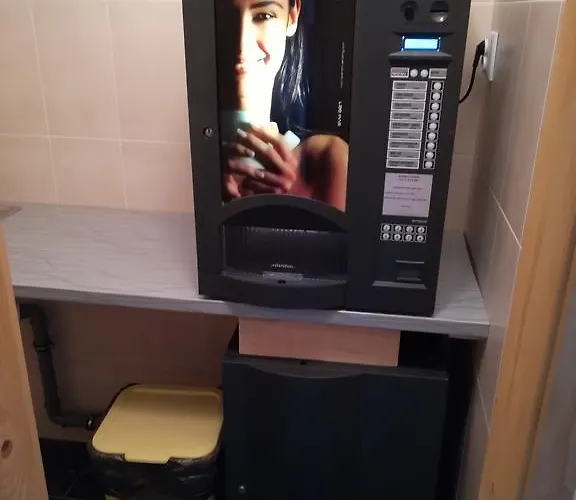 Cinema House Single & Double & Guest house Pula