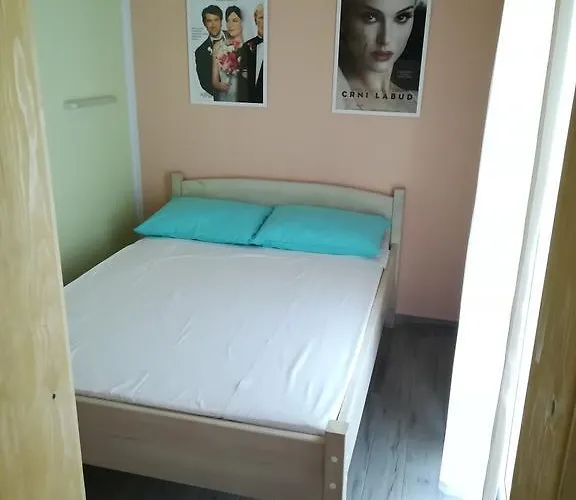 Cinema House Single & Double & 2* Пула