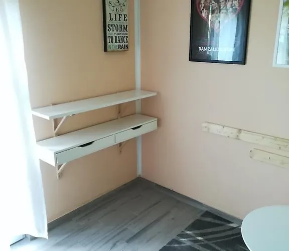 Cinema House Single & Double & 2* Пула