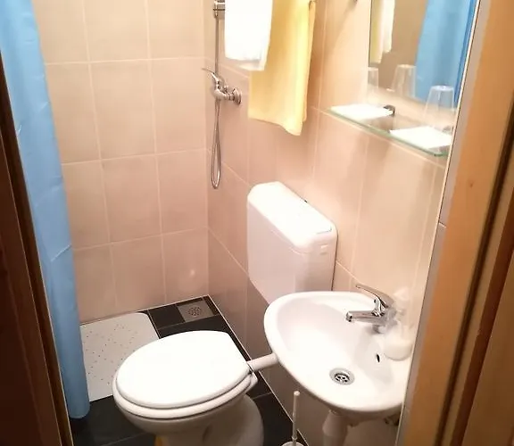 Cinema House Single & Double & Пула