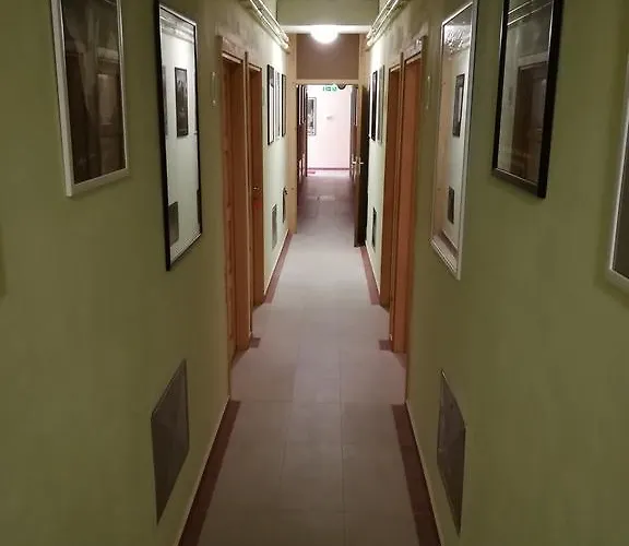 Cinema House Single & Double & Пула