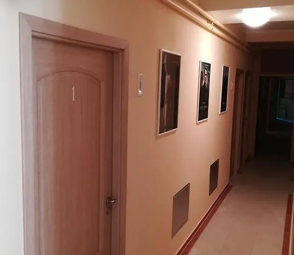 Гостевой дом Cinema House Single & Double & 2*