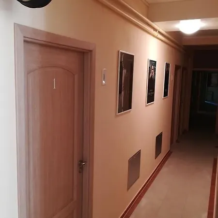 招待所 Cinema House Single & Double & 2*