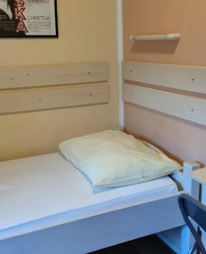 Cinema House Single & Double & Penzion