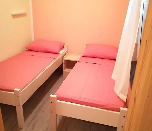 Penzion Cinema House Single & Double & Pula