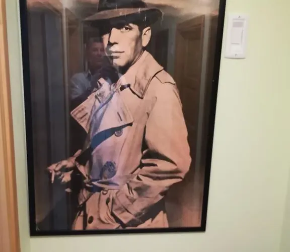 Cinema House Single & Double & Penzion 2*