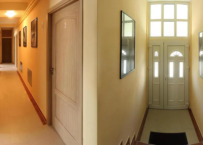 Penzion Cinema House Single & Double & 2*